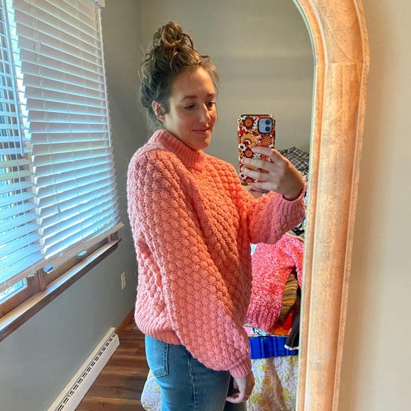 H&M Textured Pink Sweater - Picture 2 of 5